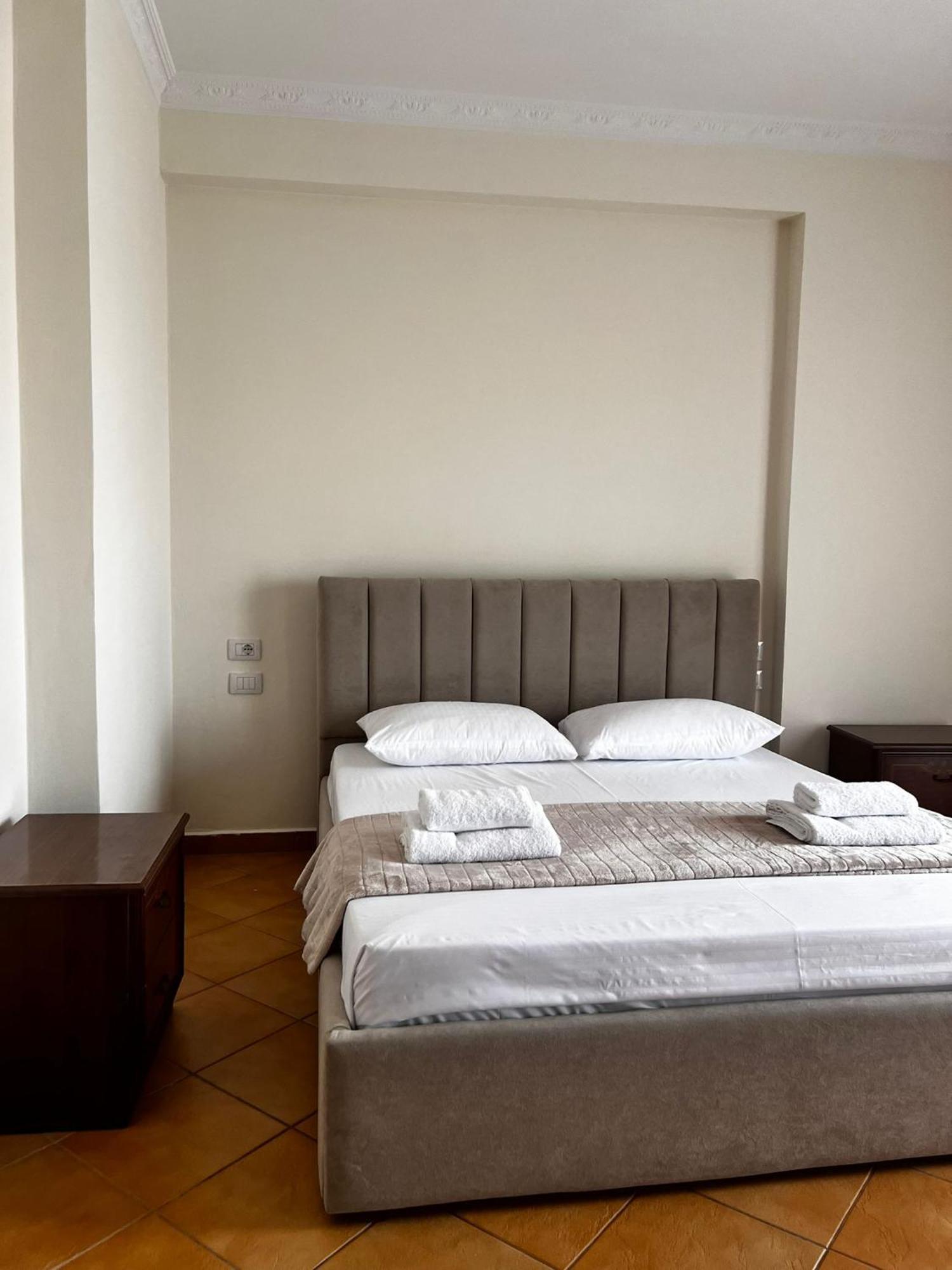 Lu Apartament Vlorë Buitenkant foto